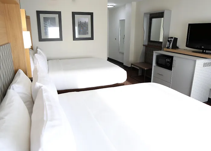 Standard Queen Room